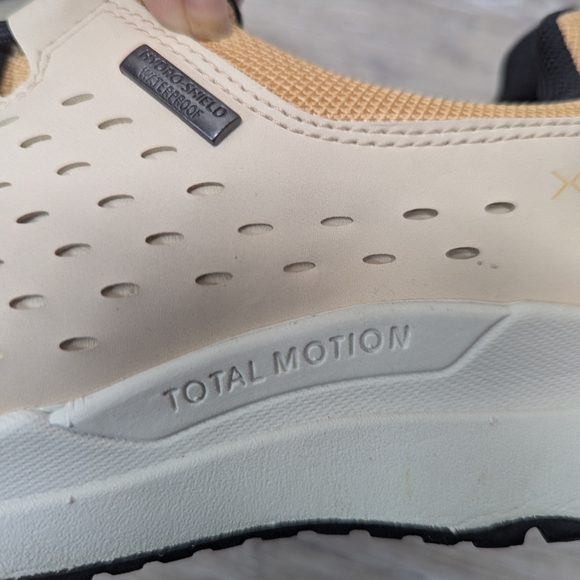 Men's Beige and Black Casual Shoes - Picture 6 of 11